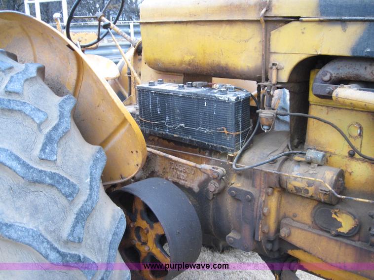 image for item 2001 Minneapolis Moline 283B4 tractor