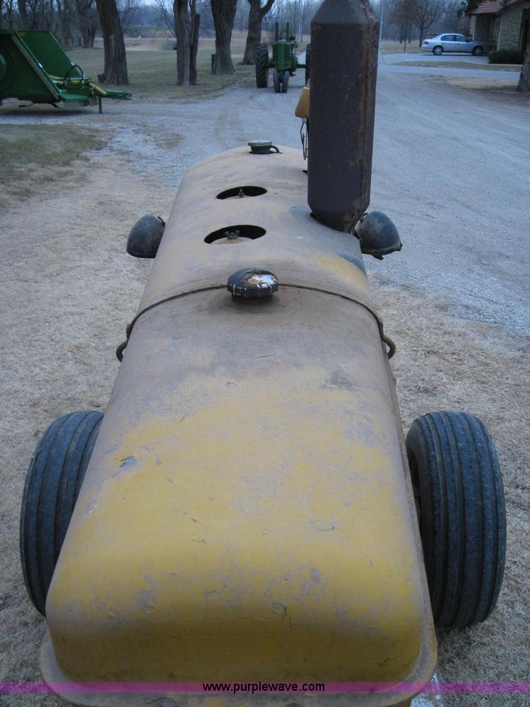 image for item 2001 Minneapolis Moline 283B4 tractor