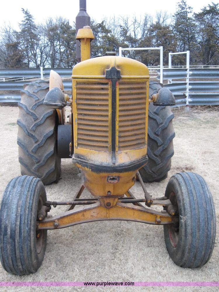image for item 2001 Minneapolis Moline 283B4 tractor