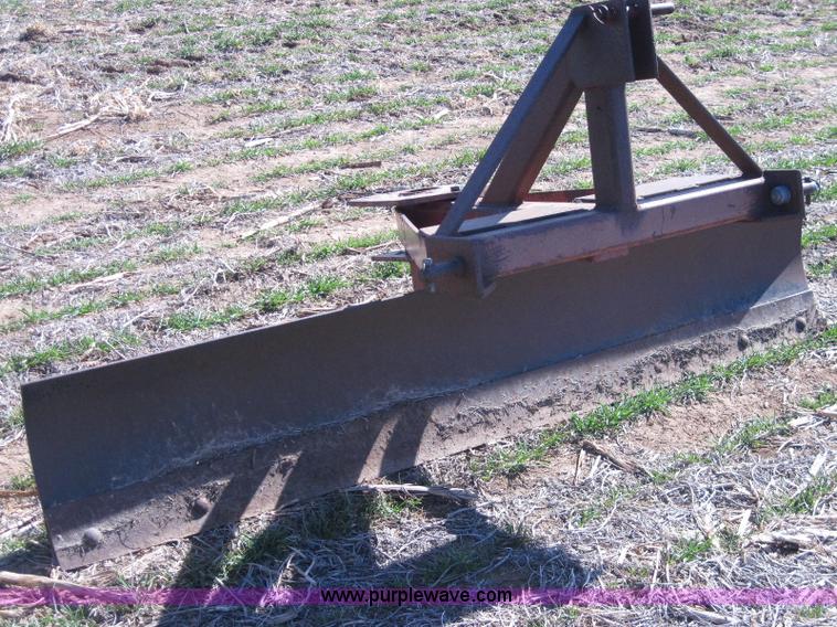 image for item 2004 7' three point blade