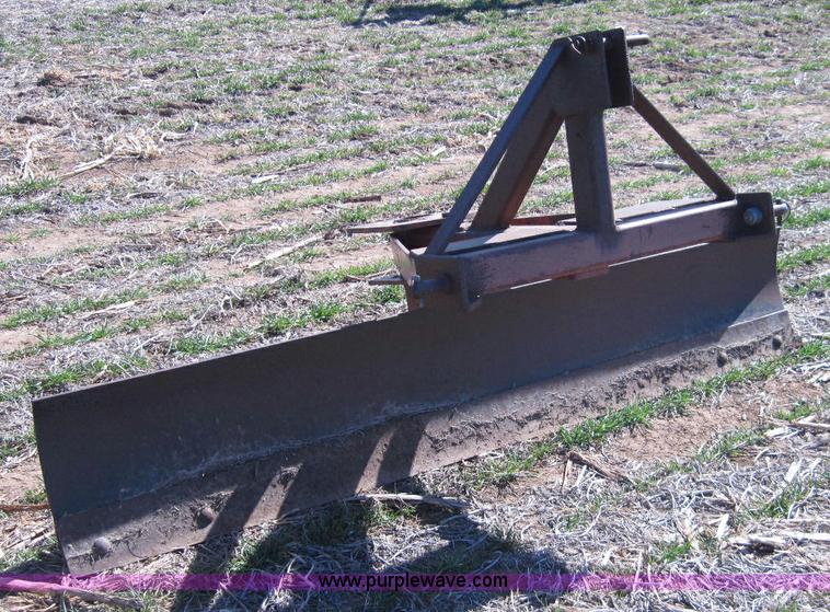 image for item 2004 7' three point blade