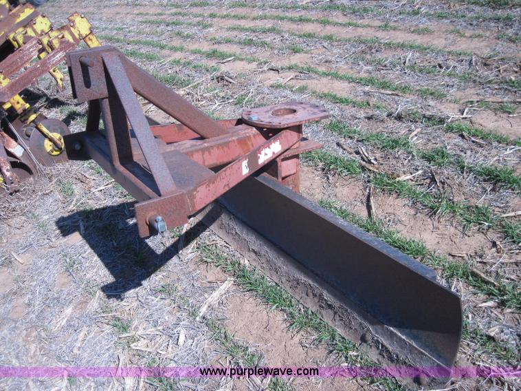 image for item 2004 7' three point blade