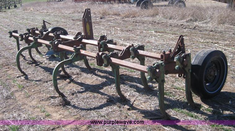 image for item 2006 Six row row-crop cultivator