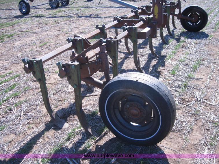 image for item 2006 Six row row-crop cultivator