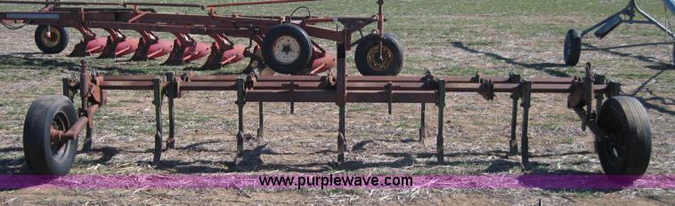 image for item 2006 Six row row-crop cultivator