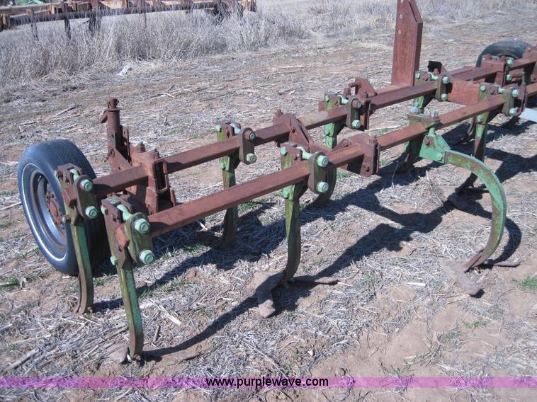 image for item 2006 Six row row-crop cultivator