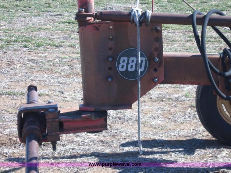 image for item 2007 Massey-Ferguson 880 seven bottom moldboard plow