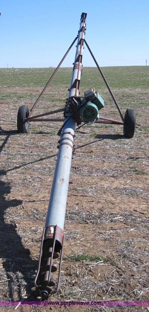 image for item 2009 6" x 35'L electric auger