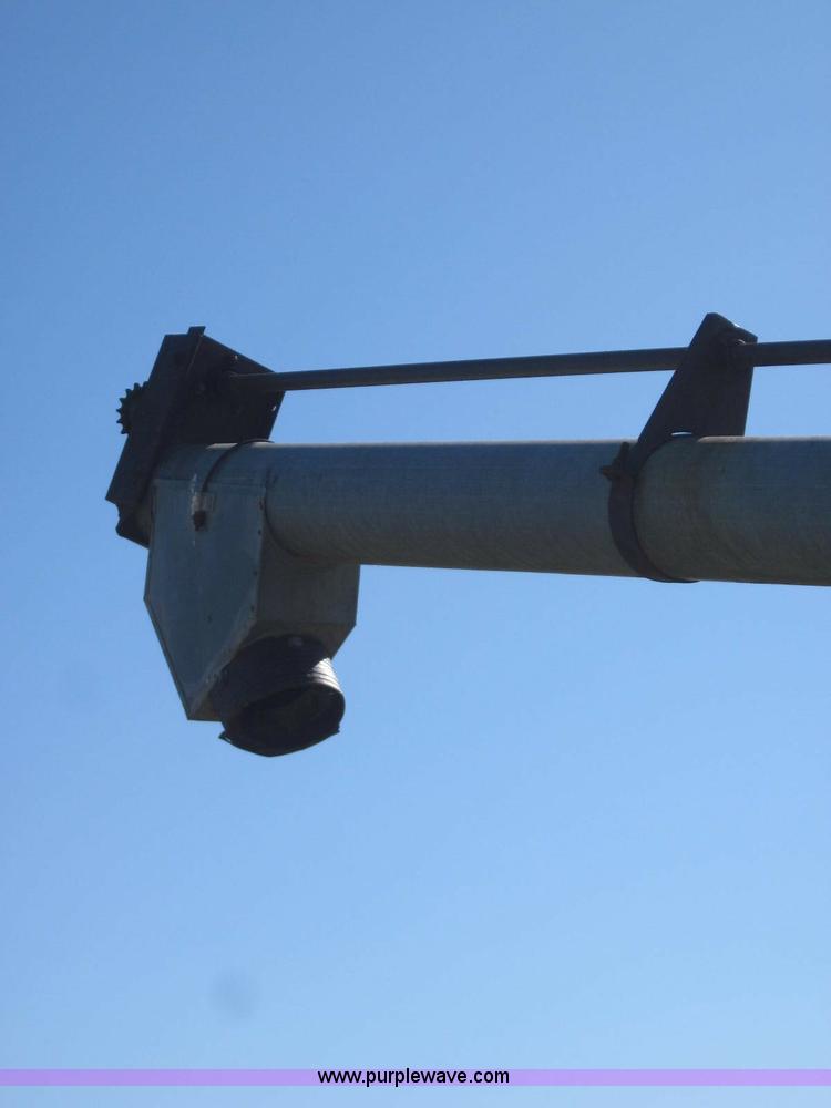 image for item 2009 6" x 35'L electric auger