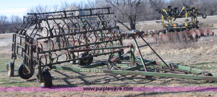 image for item 2014 John Deere 55' folding spring tooth