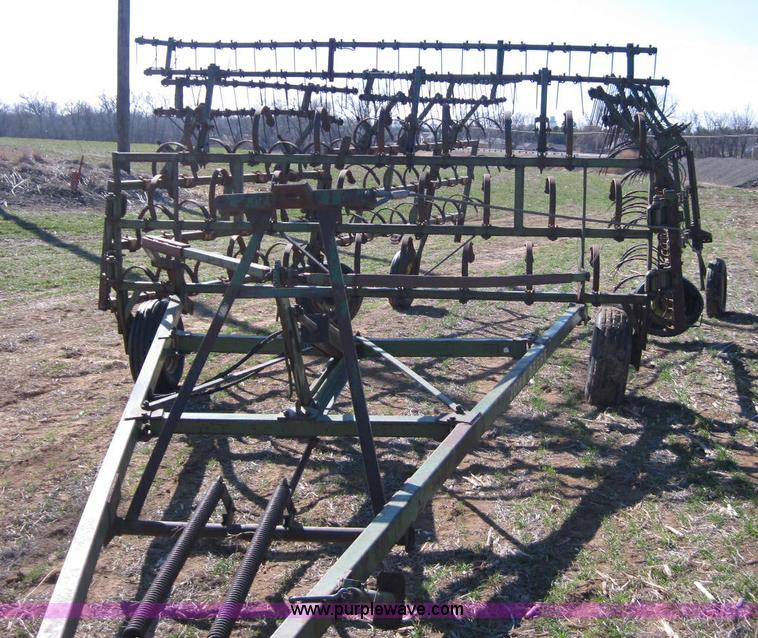 image for item 2014 John Deere 55' folding spring tooth