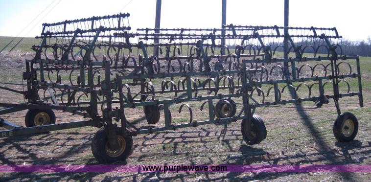 image for item 2014 John Deere 55' folding spring tooth
