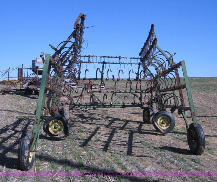 image for item 2014 John Deere 55' folding spring tooth