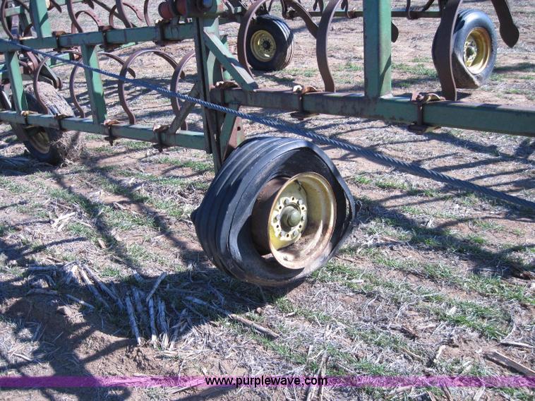 image for item 2014 John Deere 55' folding spring tooth