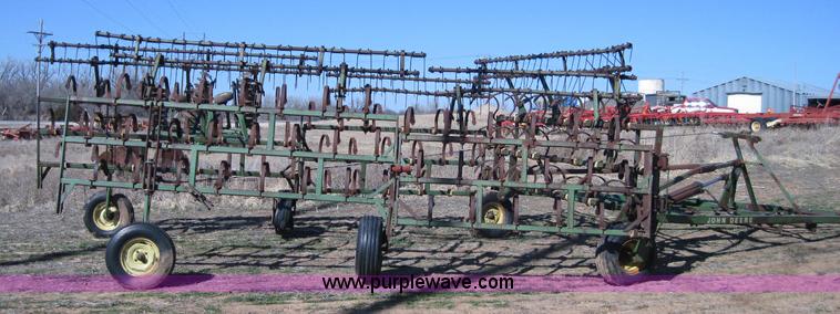 image for item 2014 John Deere 55' folding spring tooth