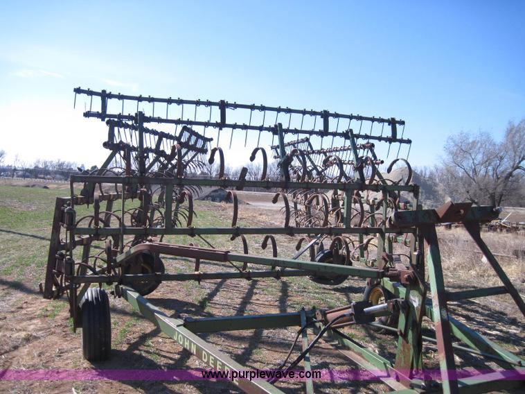 image for item 2014 John Deere 55' folding spring tooth