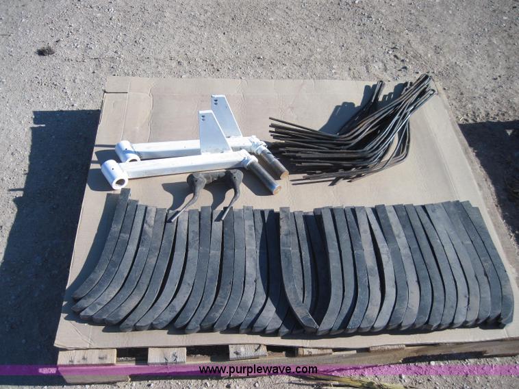 image for item 2017 (4) complete wheels off Allen wheel rake