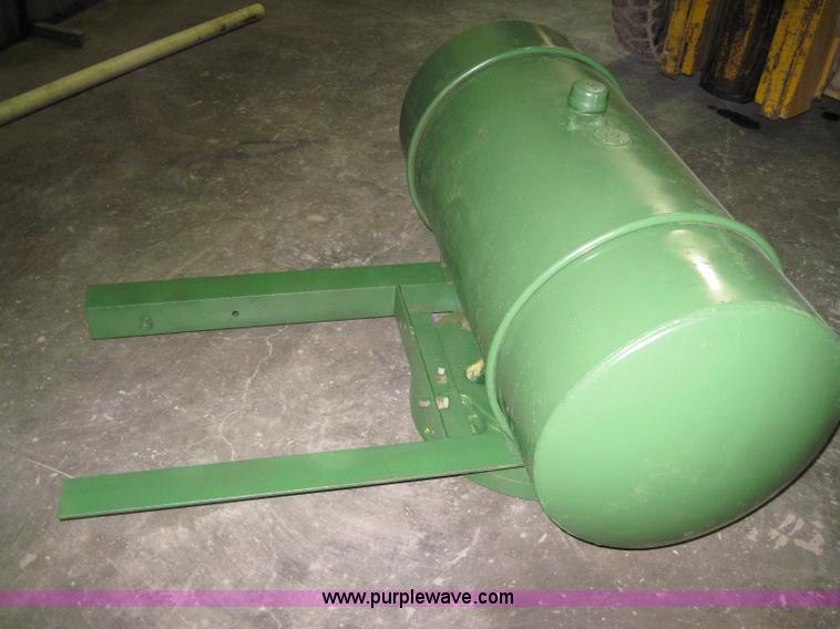 John Deere 4020 auxiliary fuel tank in Lyons, KS Item 2019 sold