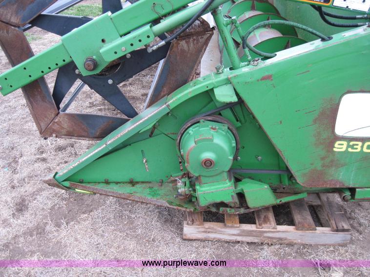 image for item 2030 1997 John Deere 930 rigid header