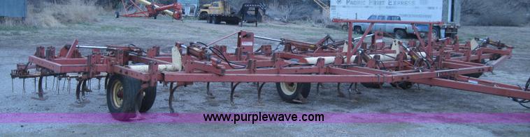 image for item 2032 Krause 4141 36' field cultivator