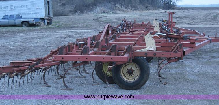 image for item 2032 Krause 4141 36' field cultivator
