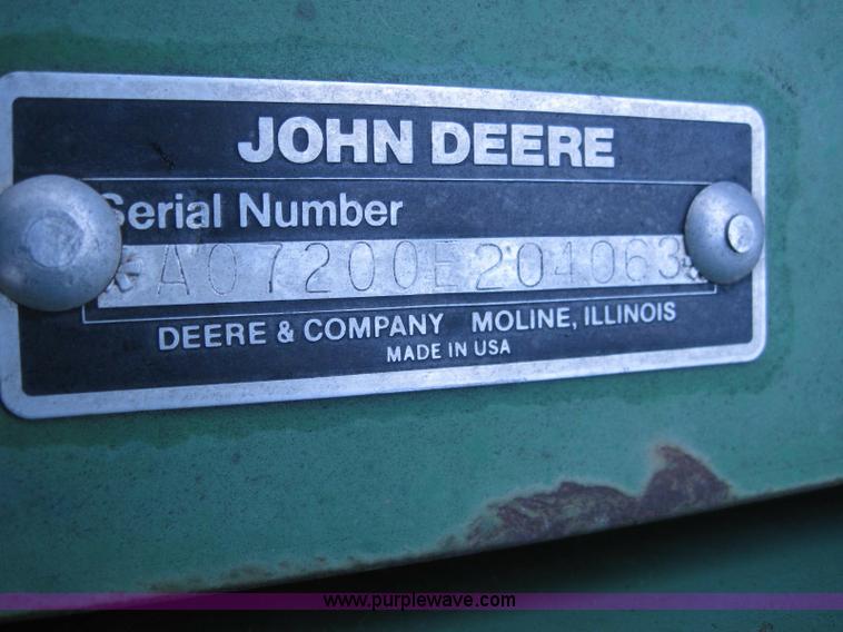 image for item 2035 John Deere 7200 eight row planter