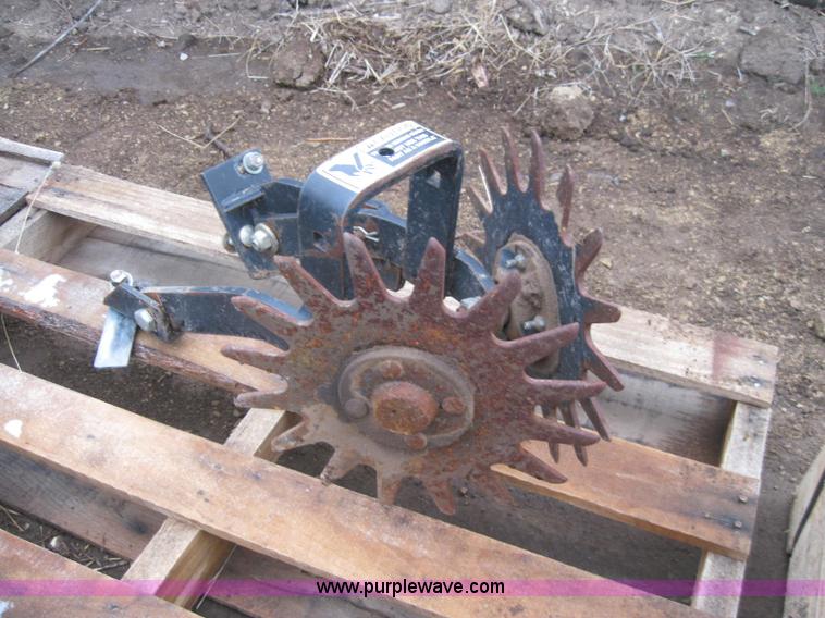 image for item 2037 (12) John Deere unit mount row cleaners