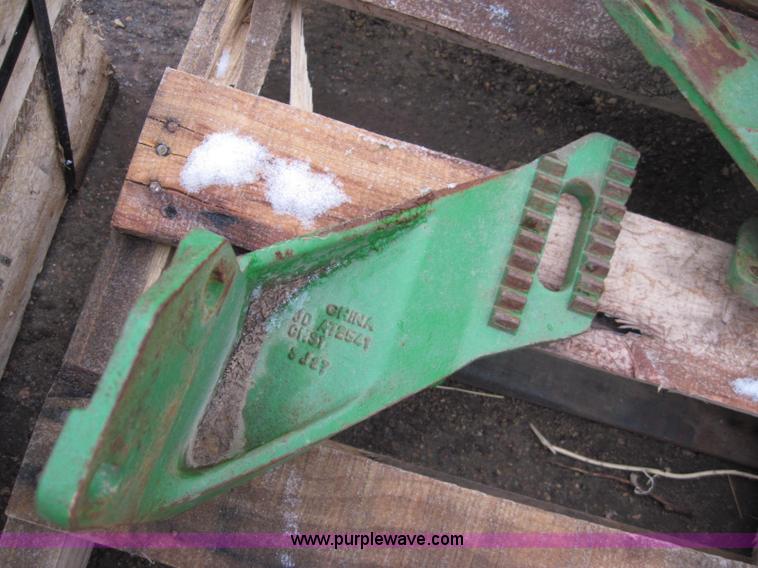 image for item 2038 (12) John Deere unit mount coulters