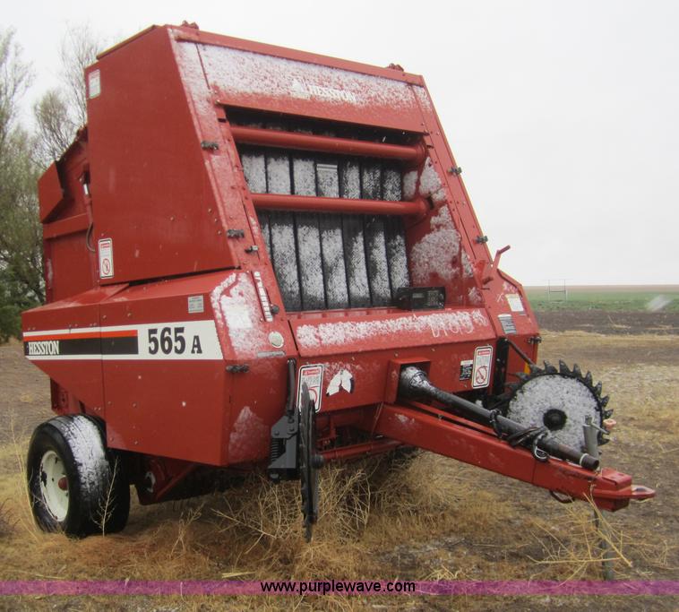image for item 2973 1998 Hesston 565A round baler