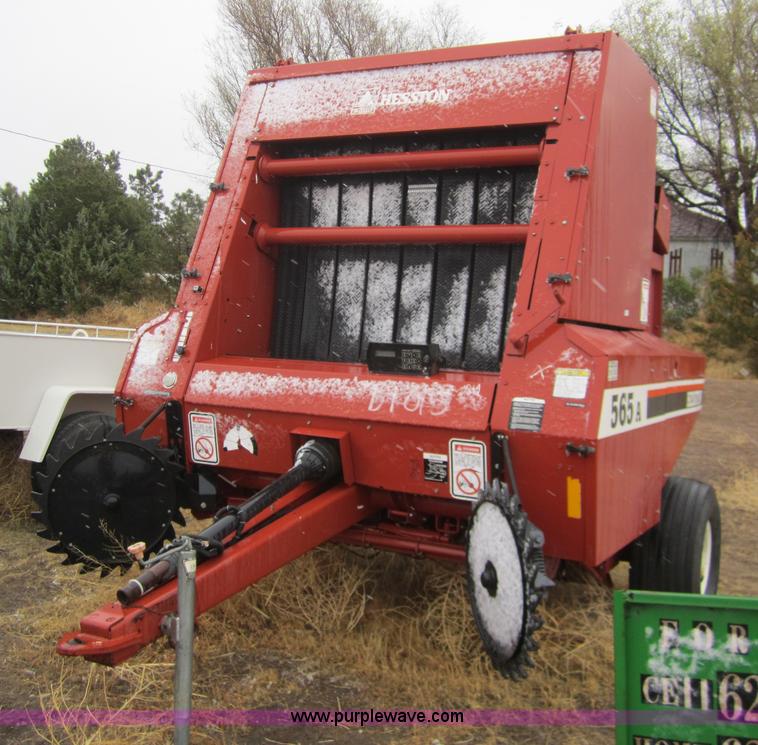 image for item 2973 1998 Hesston 565A round baler