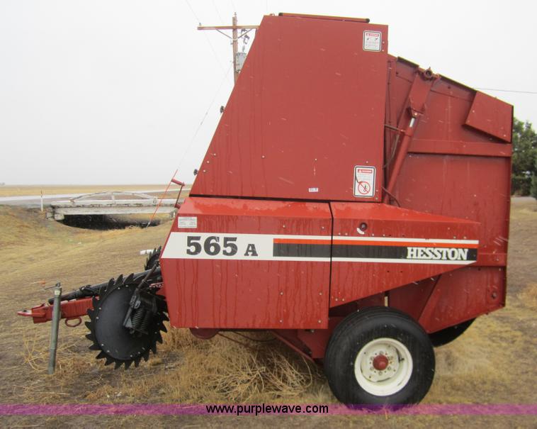 image for item 2973 1998 Hesston 565A round baler