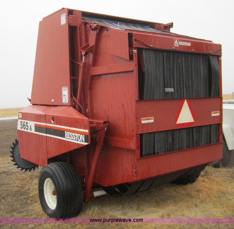 image for item 2973 1998 Hesston 565A round baler