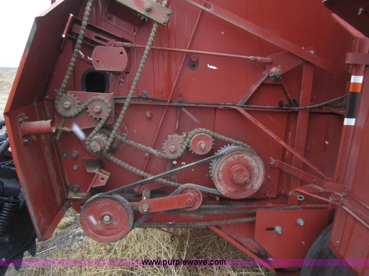 image for item 2973 1998 Hesston 565A round baler