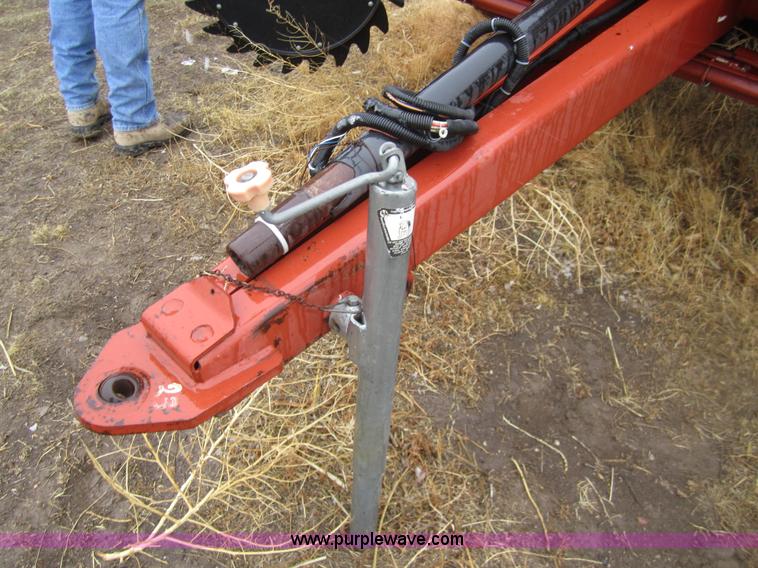 image for item 2973 1998 Hesston 565A round baler