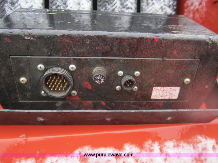 image for item 2973 1998 Hesston 565A round baler