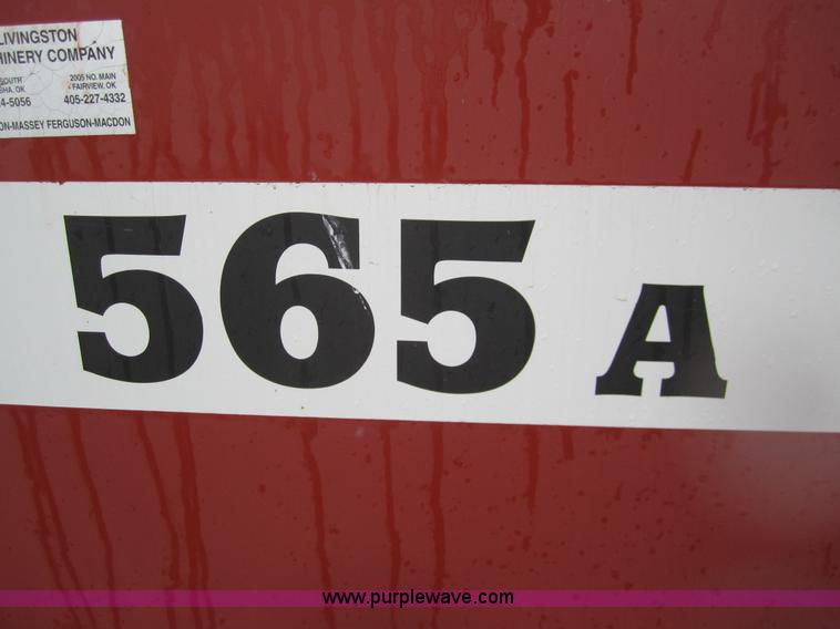 image for item 2973 1998 Hesston 565A round baler