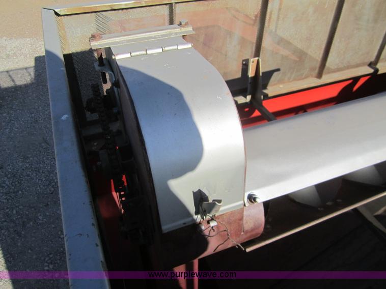 image for item 2978 1983 Massey-Ferguson 860 combine