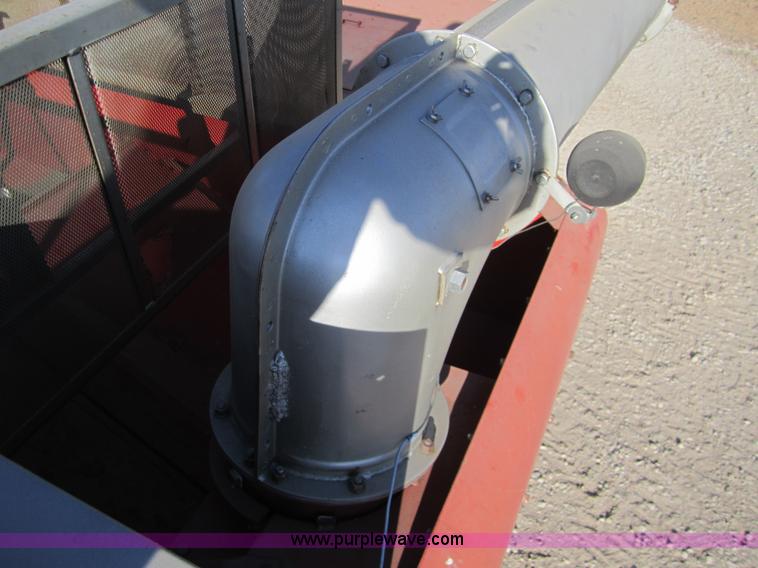 image for item 2978 1983 Massey-Ferguson 860 combine