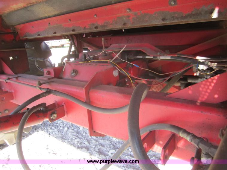 image for item 2978 1983 Massey-Ferguson 860 combine