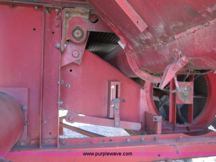 image for item 2978 1983 Massey-Ferguson 860 combine