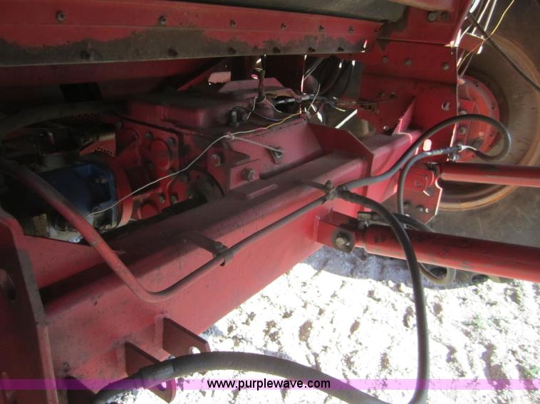 image for item 2978 1983 Massey-Ferguson 860 combine