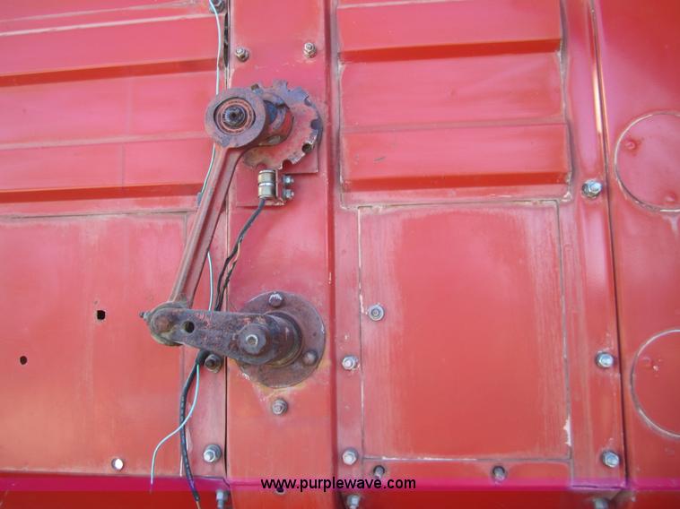 image for item 2978 1983 Massey-Ferguson 860 combine