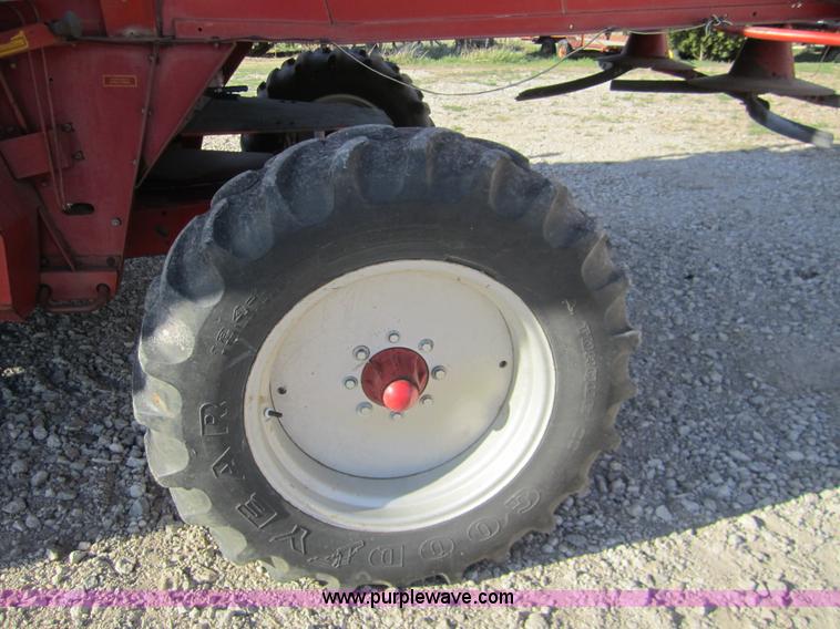 image for item 2978 1983 Massey-Ferguson 860 combine