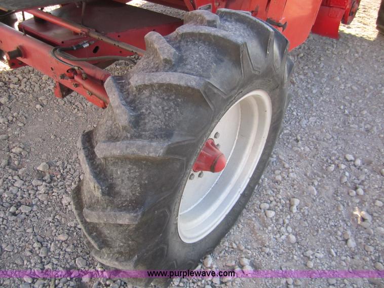 image for item 2978 1983 Massey-Ferguson 860 combine