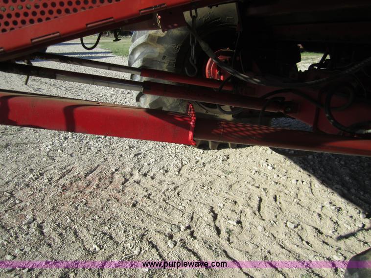 image for item 2978 1983 Massey-Ferguson 860 combine