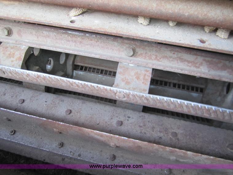 image for item 2978 1983 Massey-Ferguson 860 combine