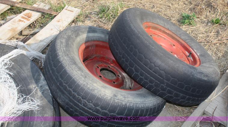 image for item 4906 Portable squeeze chute with adjustable alleyway