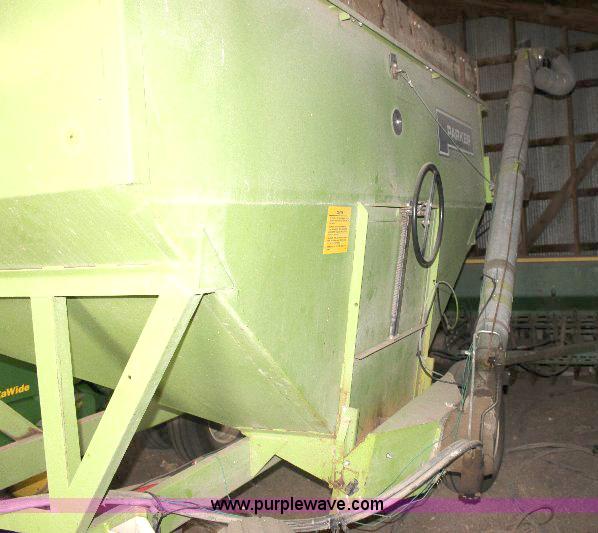 image for item 6086 Parker 2000 wagon