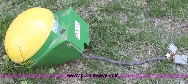 image for item 6089 John Deere Starfire ITC SF1 guidance system