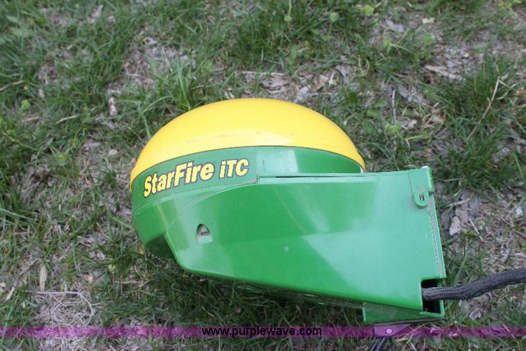 image for item 6089 John Deere Starfire ITC SF1 guidance system